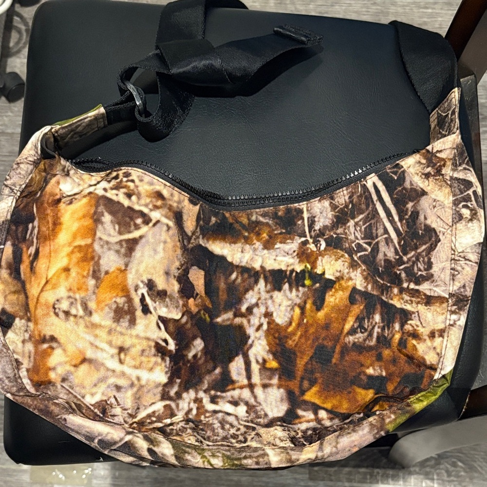 Baggu medium crescent size Photo Forest pattern